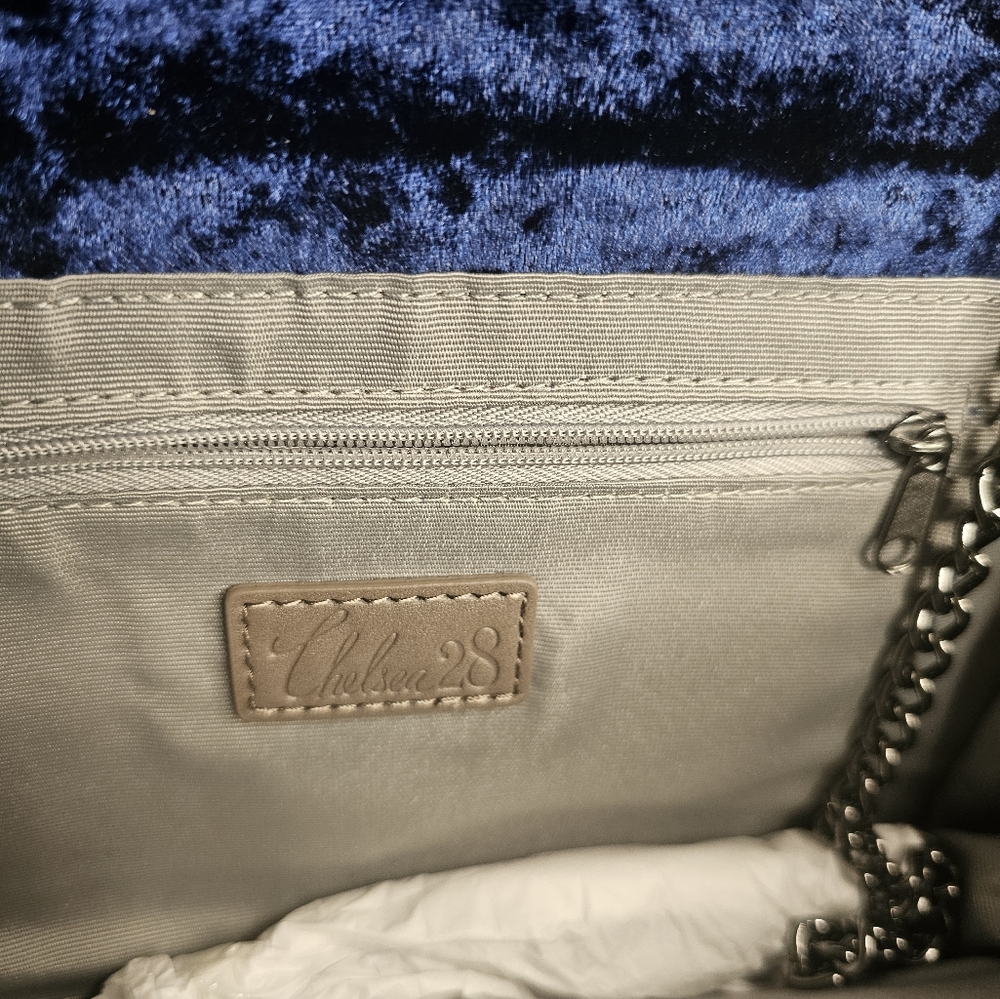 NWOT Blue Velvet Chealsea 28 Clutch - Picture 6 of 12